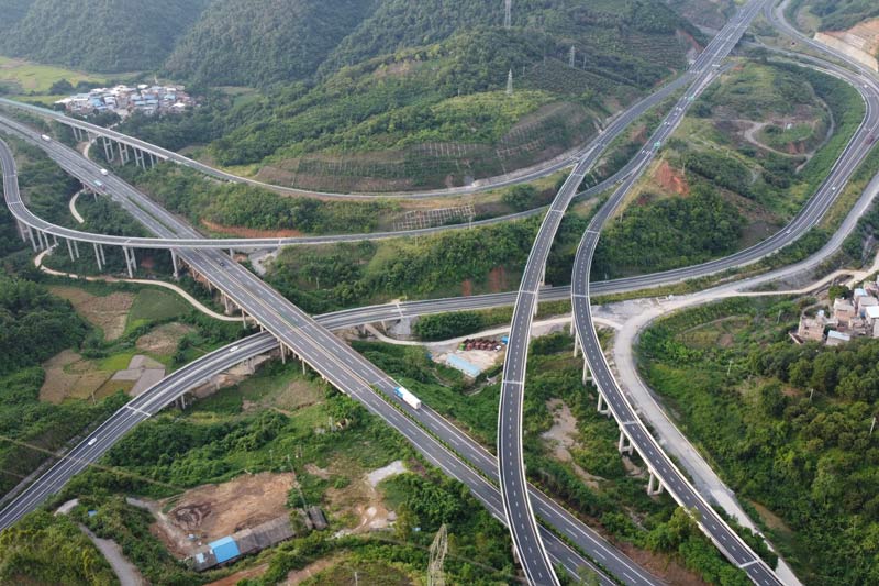 河池至百色高速公路。