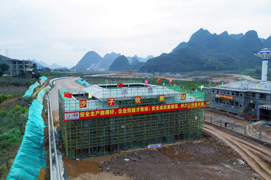 沙子鎮(zhèn)快速完成土地征收任務(wù)，助力推進灌平高速項目建設(shè)。邱菊攝