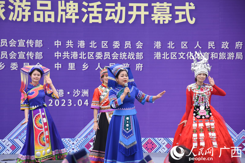 開幕式歌舞文藝表演。人民網(wǎng) 王功孝攝