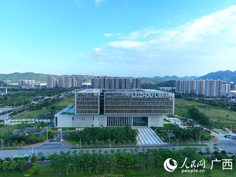 柳州市精心打造的“城市書匣”。人民網(wǎng) 付華周攝