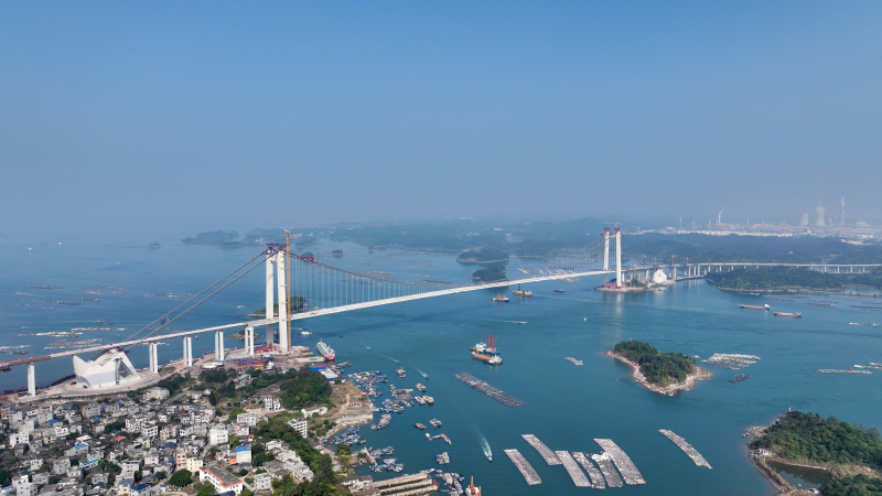 完成合龍后的龍門大橋。廣西交通投資集團供圖