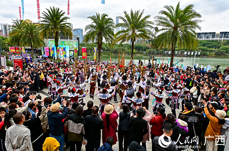 活動(dòng)現(xiàn)場十分熱鬧。人民網(wǎng) 雷琦竣攝